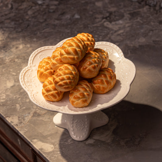 [NEW] Golden Yolk Pastry with Pistachio and Pandan | 开心果斑兰金露酥